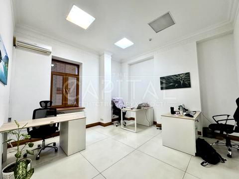 коммерческая по адресу Жилянская ул., 83/53