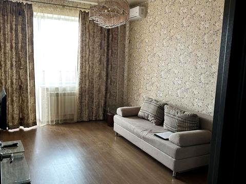 квартира за адресою Небесної Сотні просп. (Маршала Жукова), 5