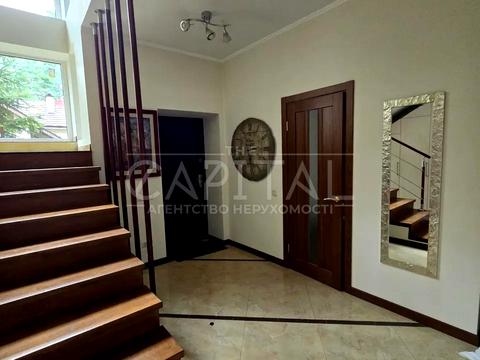 будинок за адресою Набережна вул., 20