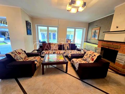 будинок за адресою Набережна вул., 20