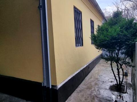 будинок за адресою Вереснева пл.