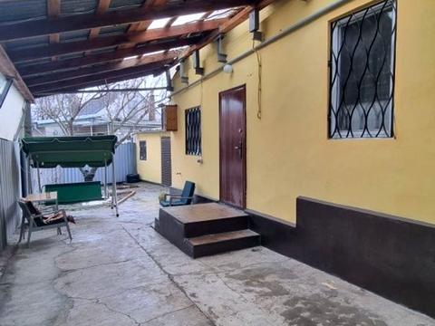 будинок за адресою Вереснева пл.