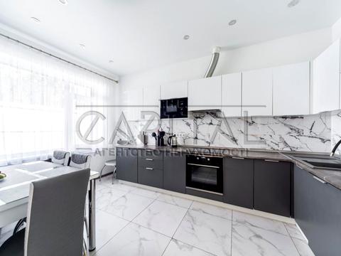 будинок за адресою Абрикосова вул., 100