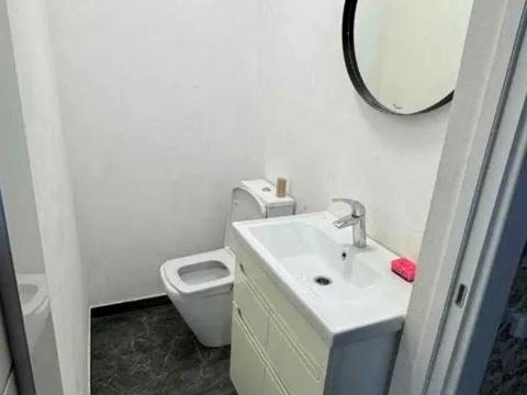 комерційна за адресою Щепкіна вул., 10 Б