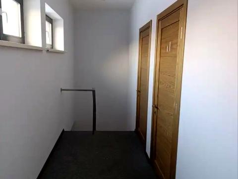 комерційна за адресою Старокозацька вул. (Комсомольська), 4