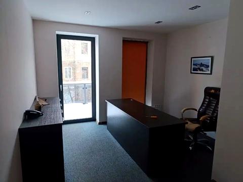 комерційна за адресою Старокозацька вул. (Комсомольська), 4