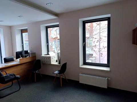 комерційна за адресою Старокозацька вул. (Комсомольська), 4