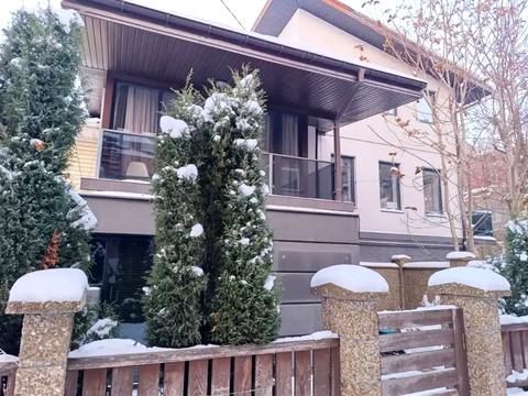 комерційна за адресою Старокозацька вул. (Комсомольська), 4