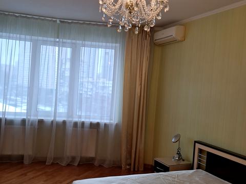 квартира за адресою Київ, Генерала Шаповала вул. (Механізаторів), 2