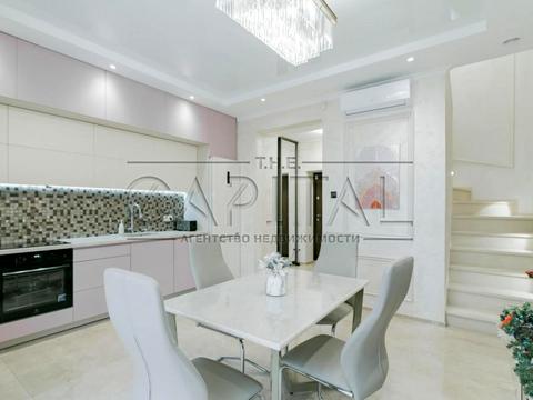 будинок за адресою набережна, 1