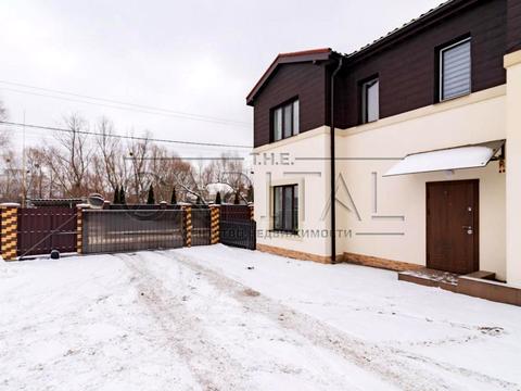 будинок за адресою набережна, 1