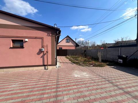 будинок за адресою Осіння вул.