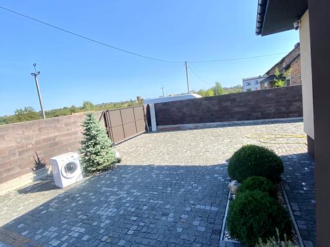 будинок за адресою Київська