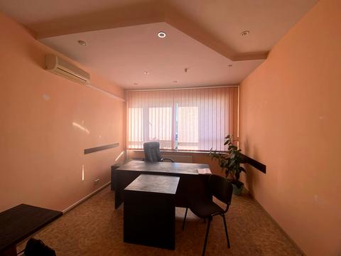 комерційна за адресою Президента Грушевського просп., 4В