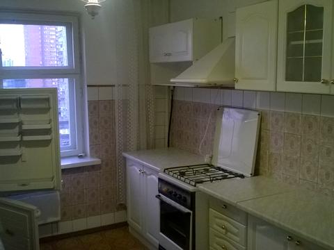 квартира за адресою Анни Ахматової вул., 11