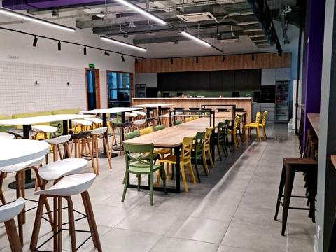 комерційна за адресою Барикадна вул., 7