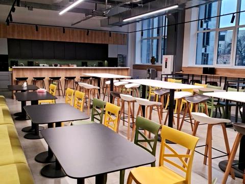 комерційна за адресою Барикадна вул., 7