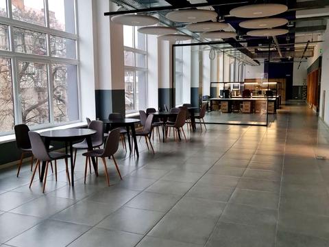 комерційна за адресою Барикадна вул., 7