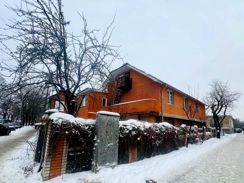 комерційна за адресою Святошинська вул., 1