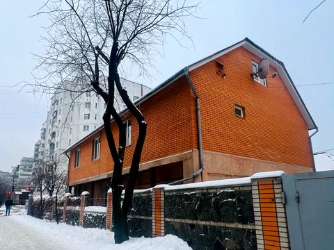 комерційна за адресою Святошинська вул., 1