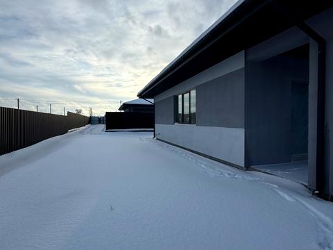 будинок за адресою Незламності вул. (Комарова), 1