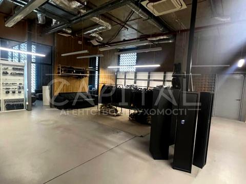 коммерческая по адресу Степана Бандеры просп. (Московський), 4