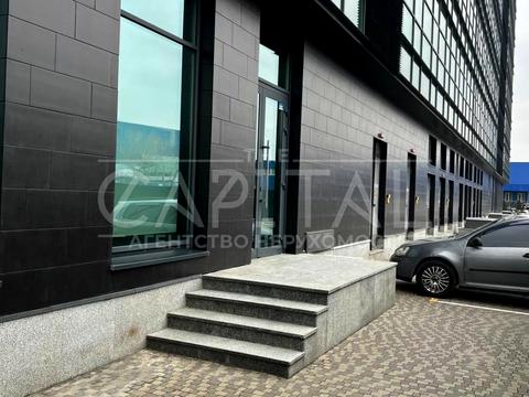 коммерческая по адресу Степана Бандеры просп. (Московський), 4