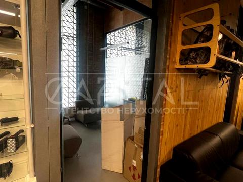 коммерческая по адресу Степана Бандеры просп. (Московський), 4