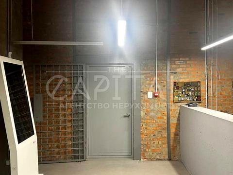 коммерческая по адресу Степана Бандеры просп. (Московський), 4