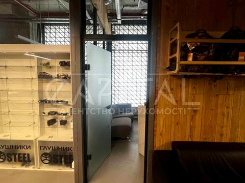 коммерческая по адресу Степана Бандеры просп. (Московський), 4