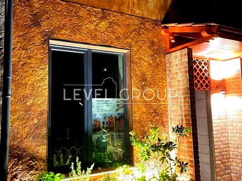 будинок за адресою Леоніда Каденюка вул., 4