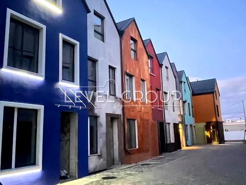 будинок за адресою Леоніда Каденюка вул., 4