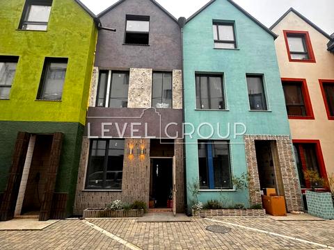 будинок за адресою Леоніда Каденюка вул., 4