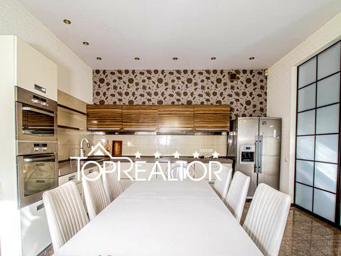 будинок за адресою Лісна