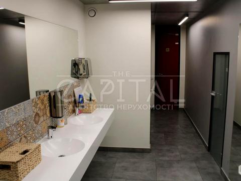 комерційна за адресою Київ, Олександра Мишуги вул., 10