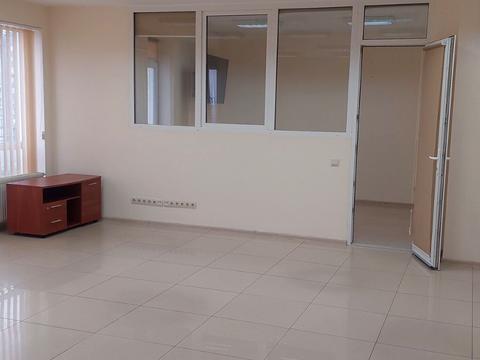 комерційна за адресою Борщагівська вул., 152-А