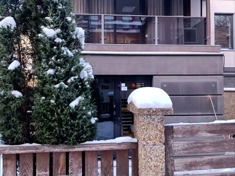 коммерческая по адресу Староказацкая ул. (Комсомольская), 4