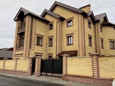 будинок за адресою смт. Козин, Нова вул.