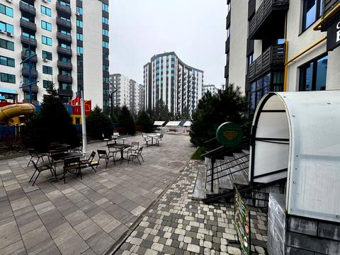 комерційна за адресою с. Софіївська Борщагівка, Героїв Небесної Сотні просп., 45