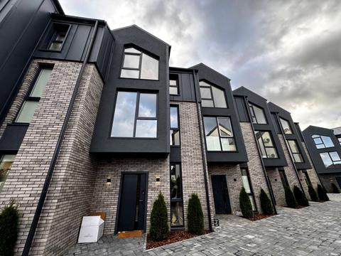 будинок за адресою с. Софіївська борщагівка, Райдужна вул.