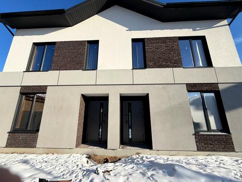 дом по адресу Українська ул.