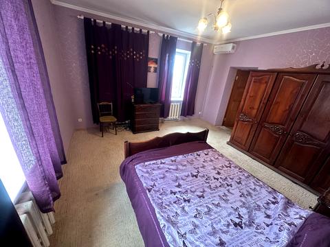 будинок за адресою Любомира Гузара вул., 28