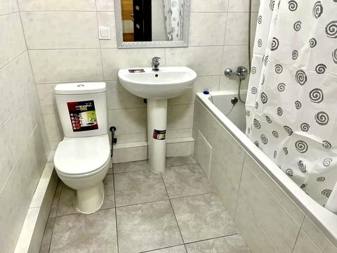 квартира за адресою Сім'ї Кульженків вул. (Петра Дегтяренка), 37