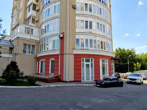 комерційна за адресою Фастівська вул., 2Б