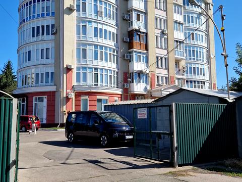 комерційна за адресою Фастівська вул., 2Б