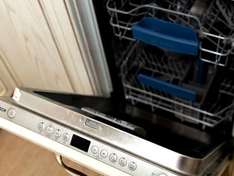 квартира за адресою Академіка Лебедєва вул., 1