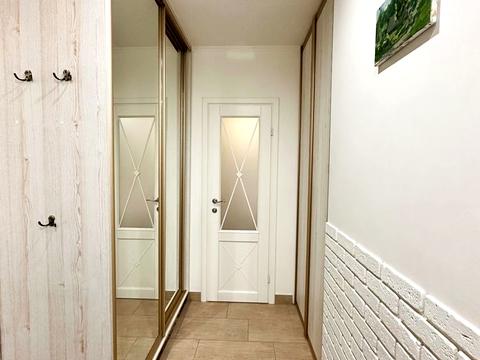 квартира за адресою Академіка Лебедєва вул., 1