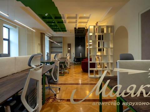 комерційна за адресою Антоновича вул. (Горького), 3