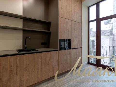 комерційна за адресою Антоновича вул. (Горького), 3