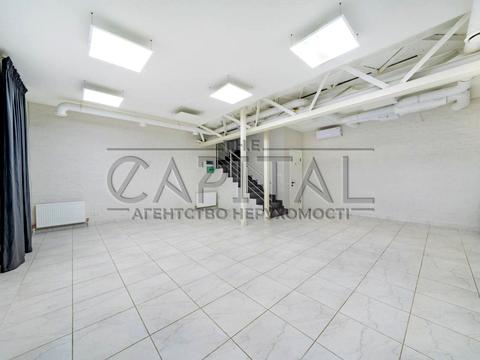 комерційна за адресою Липська вул., 9